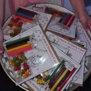 Bobbi kleurplaat potloden en beertjes