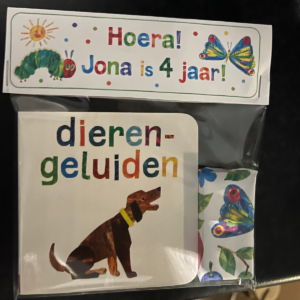 Boekje rupsje nooitgenoeg traktatie