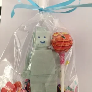 traktatie stoepkrijt legoman en lolly